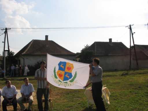 08. 20. A községi zászló bemutatása
